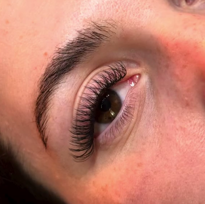 Wrapping YY Natural Volume Lashes